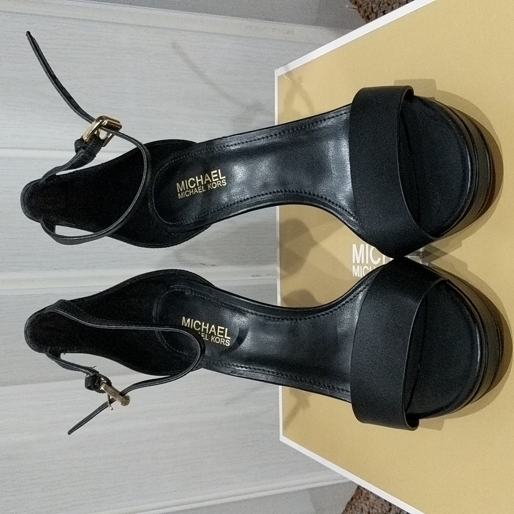 Black Leather Sandal - Picture 4 of 4